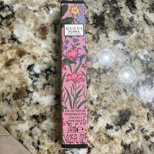 NEW Gucci Flora Rollerball perfume
